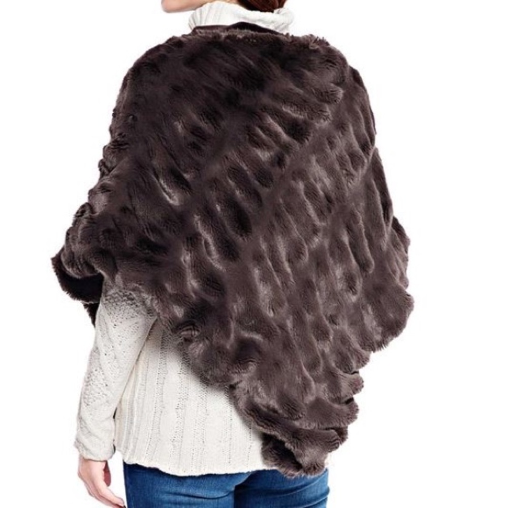 Faux Fur Poncho - Picture 5 of 7